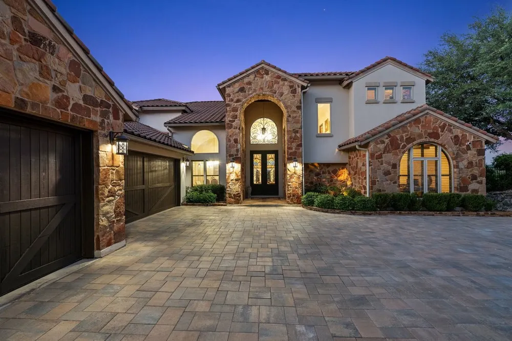 17508 Northlake Hills Drive Jonestown, TX 78645