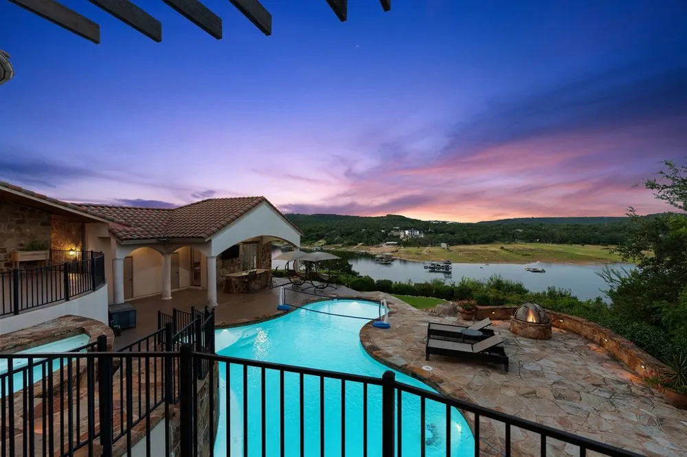 17508 Northlake Hills Drive Jonestown, TX 78645