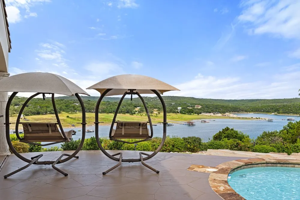 17508 Northlake Hills Drive Jonestown, TX 78645