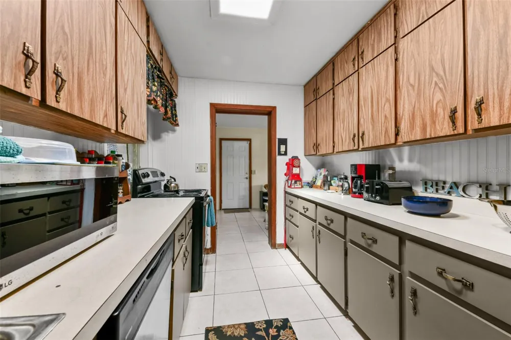 1520 MORAVIA AVENUE Holly Hill, FL 32117