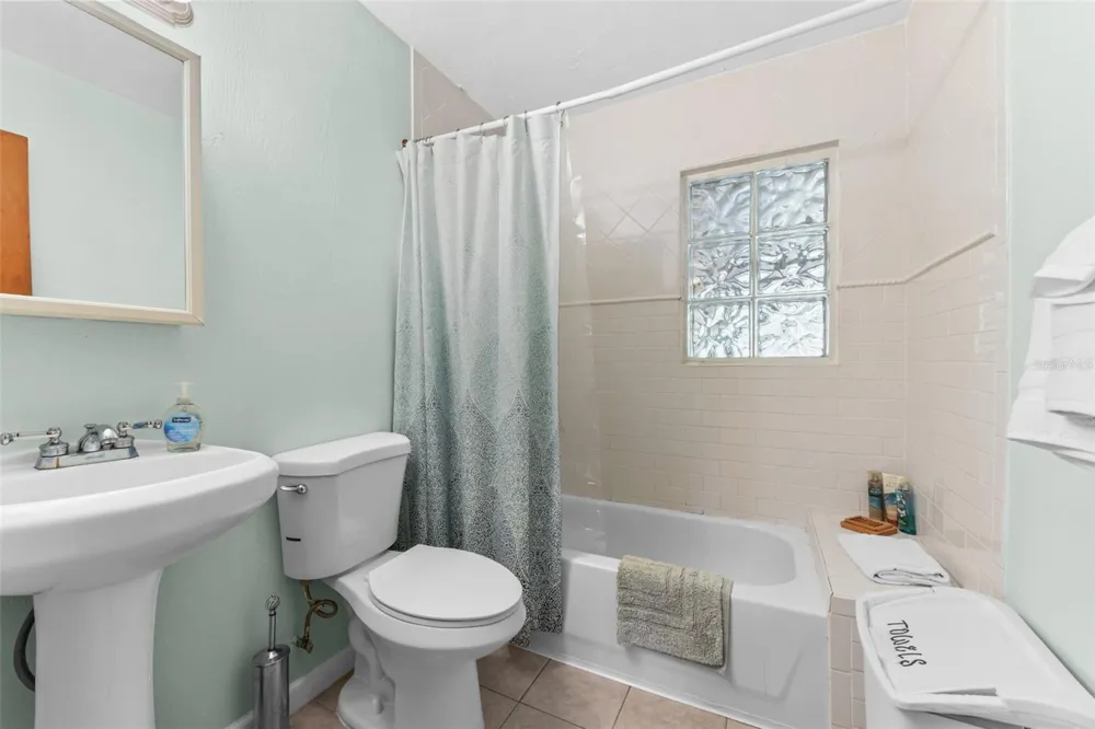 1520 MORAVIA AVENUE Holly Hill, FL 32117
