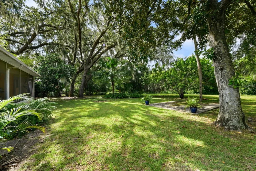 1520 MORAVIA AVENUE Holly Hill, FL 32117