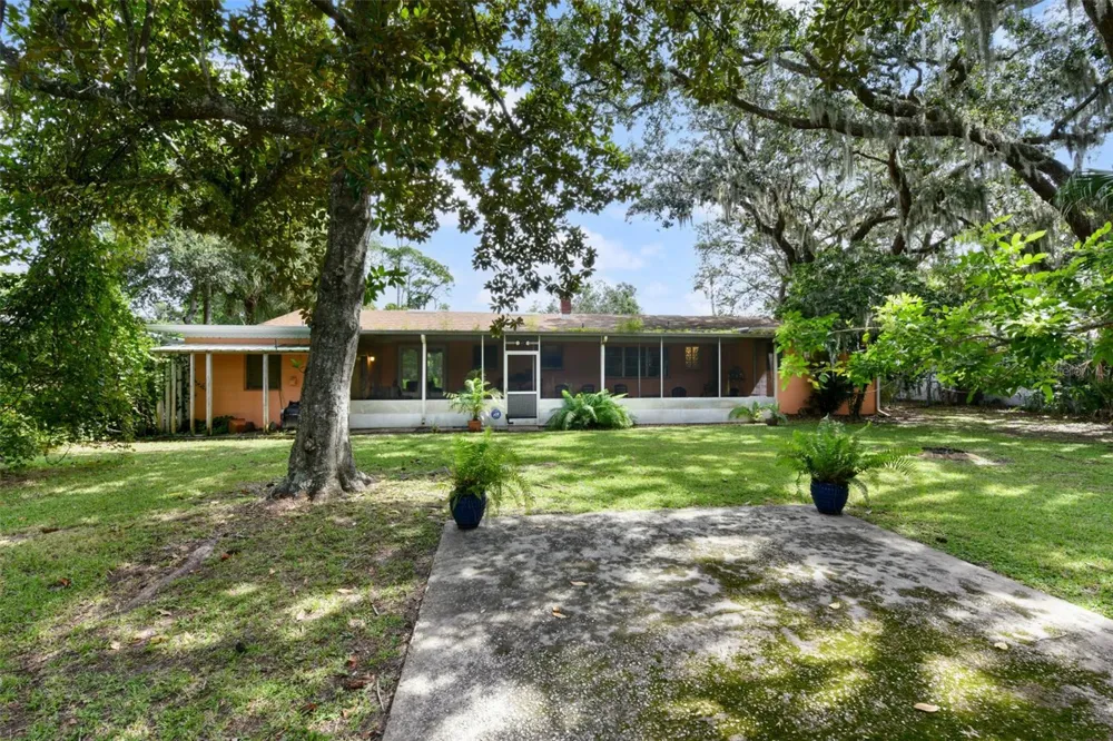 1520 MORAVIA AVENUE Holly Hill, FL 32117