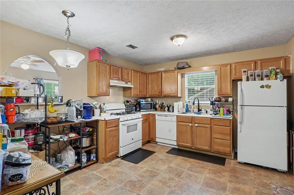 2809 Mill Lake Way Morrow, GA 30260