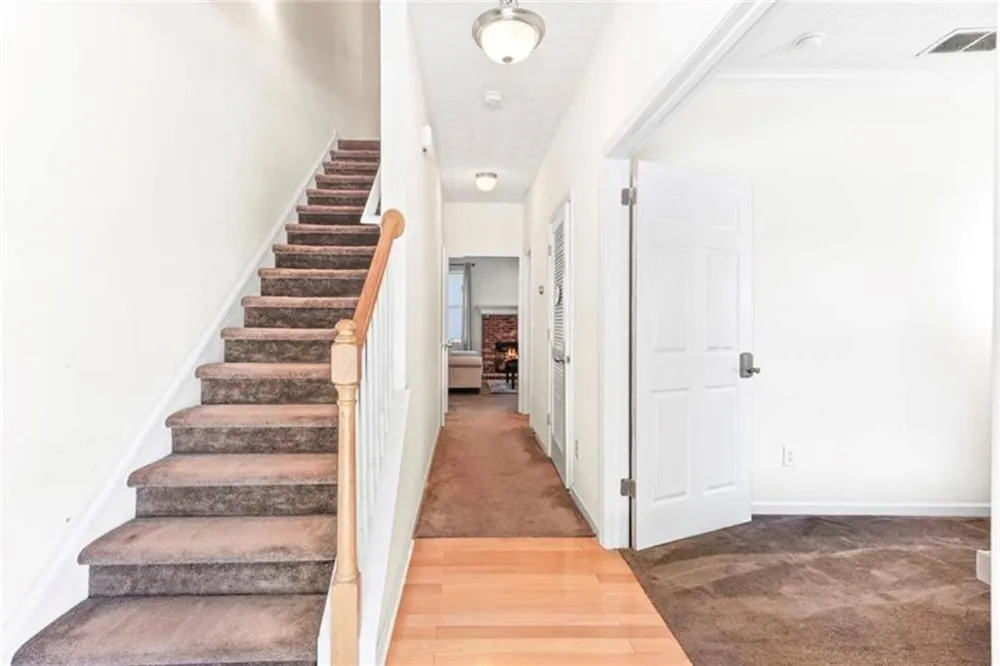 1709 W Taylor Avenue East Point, GA 30344