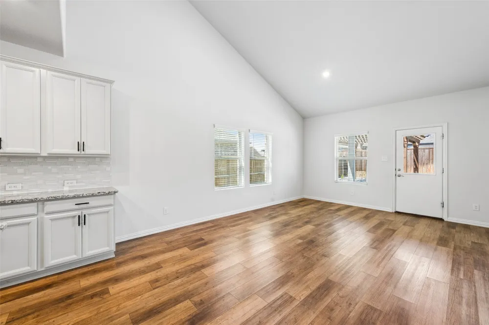 10105 Lakemont Drive Fort Worth, TX 76131