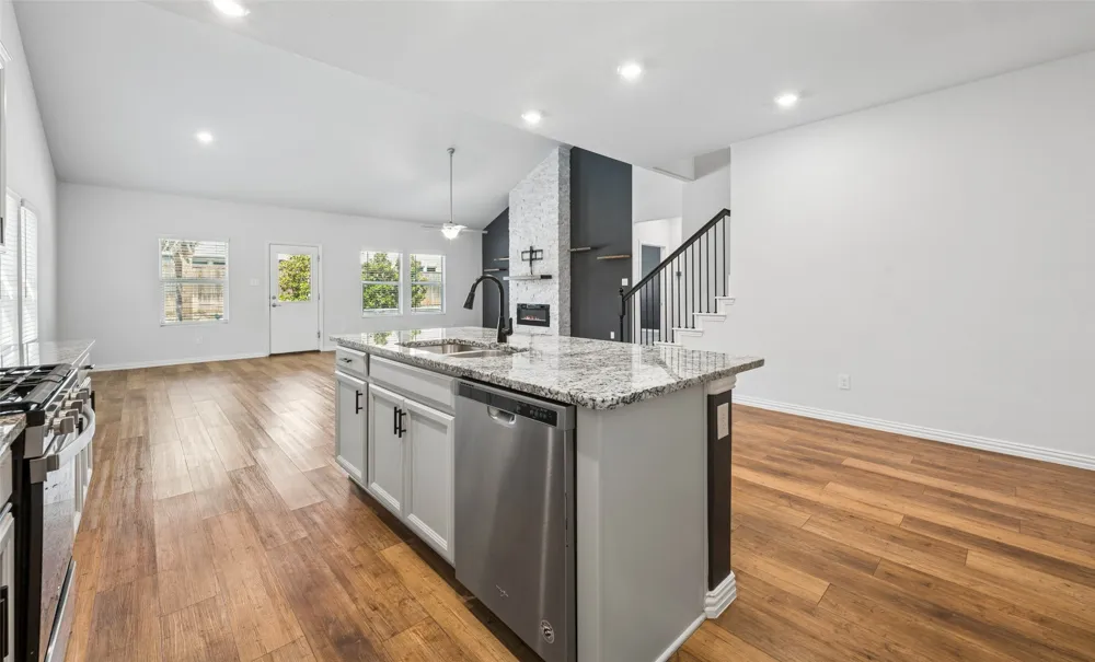 10105 Lakemont Drive Fort Worth, TX 76131