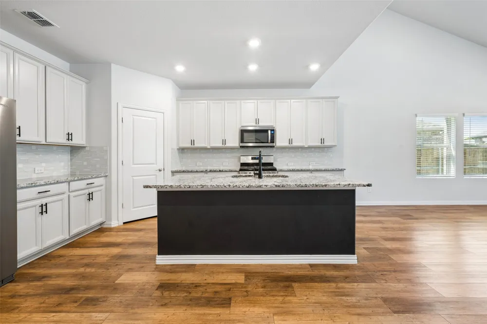 10105 Lakemont Drive Fort Worth, TX 76131