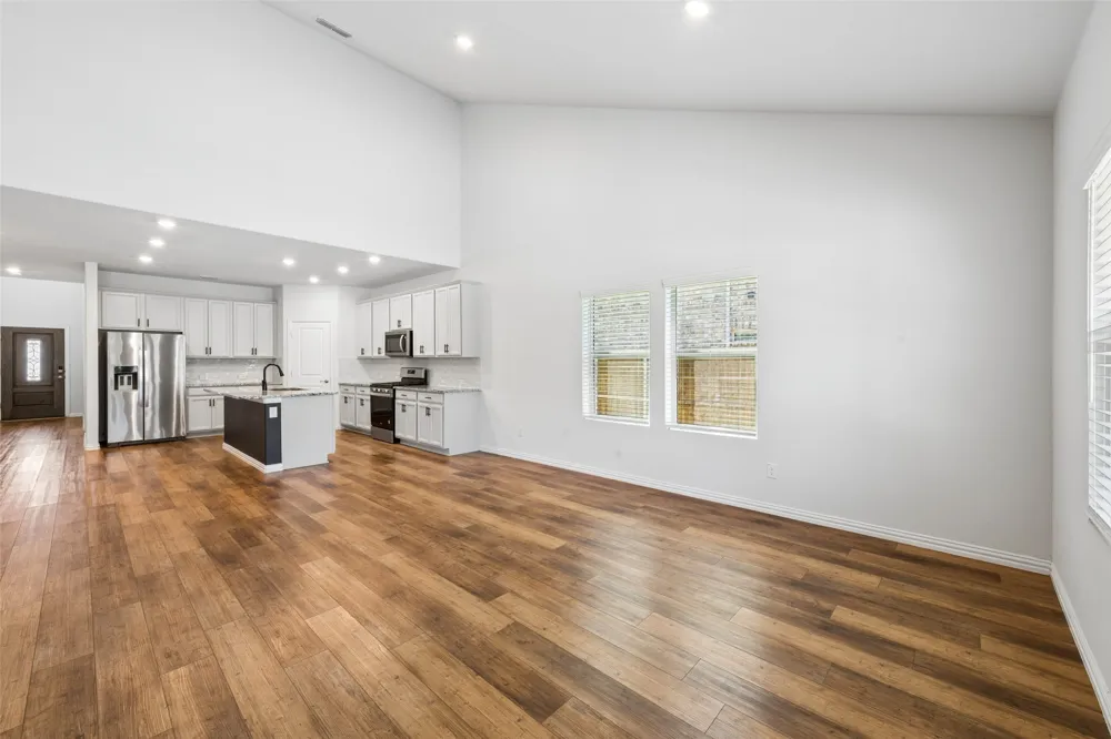 10105 Lakemont Drive Fort Worth, TX 76131