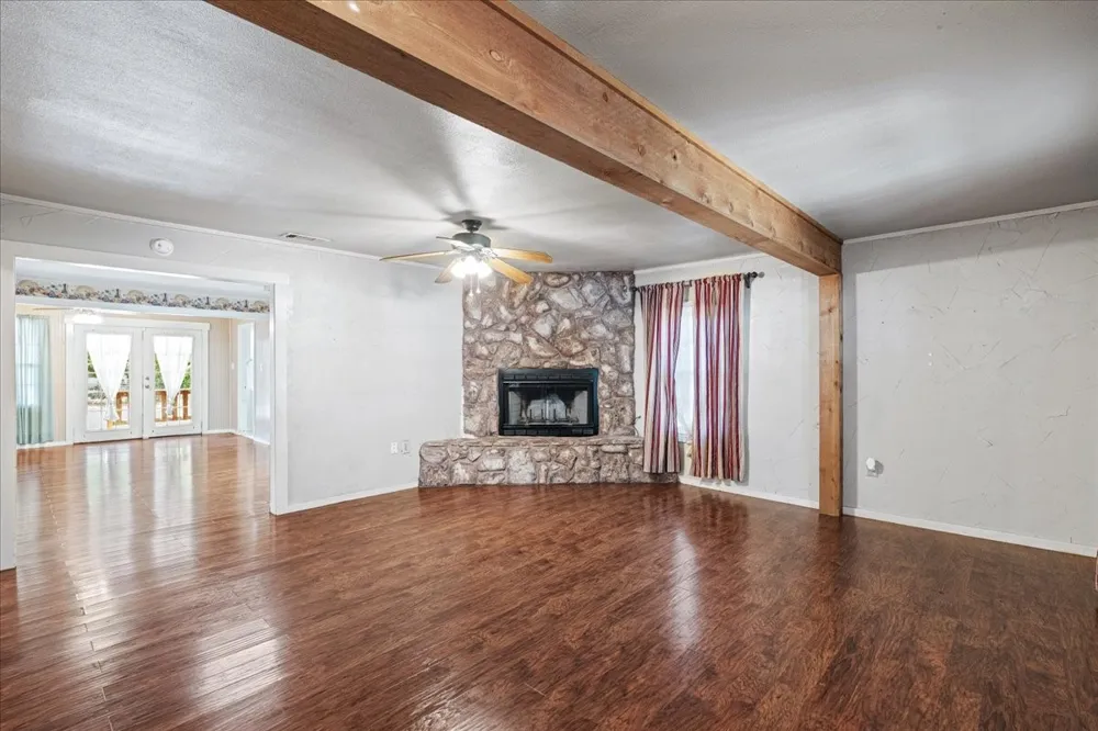 309 SW 5th Street Kerens, TX 75144