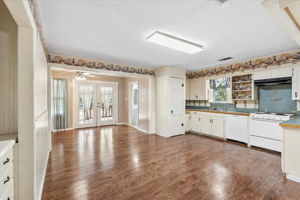 309 SW 5th Street Kerens, TX 75144