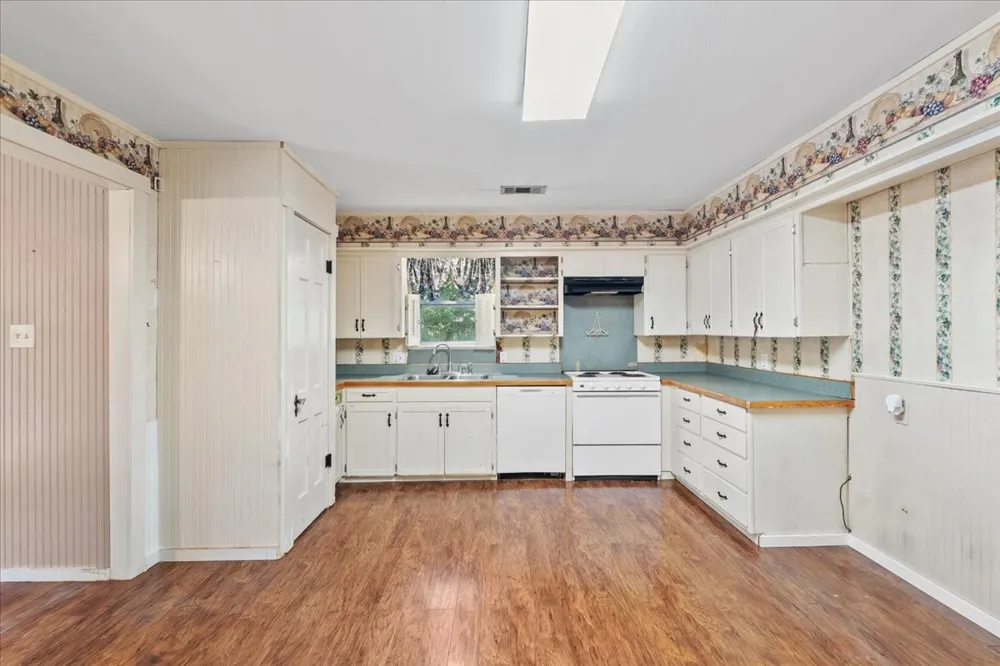309 SW 5th Street Kerens, TX 75144