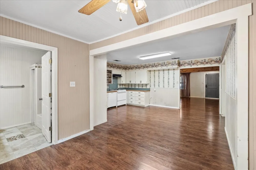 309 SW 5th Street Kerens, TX 75144