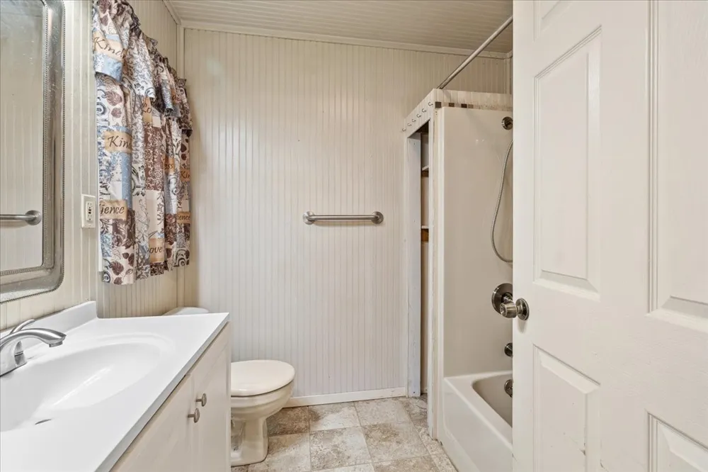 309 SW 5th Street Kerens, TX 75144