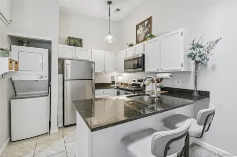 982 S Dearborn Way #18