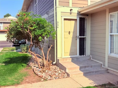 1225 S Oneida Street #254