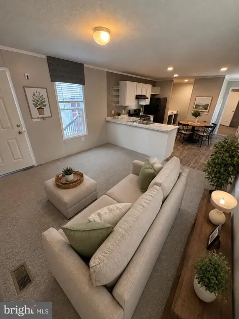 68 ASHWOOD LANE