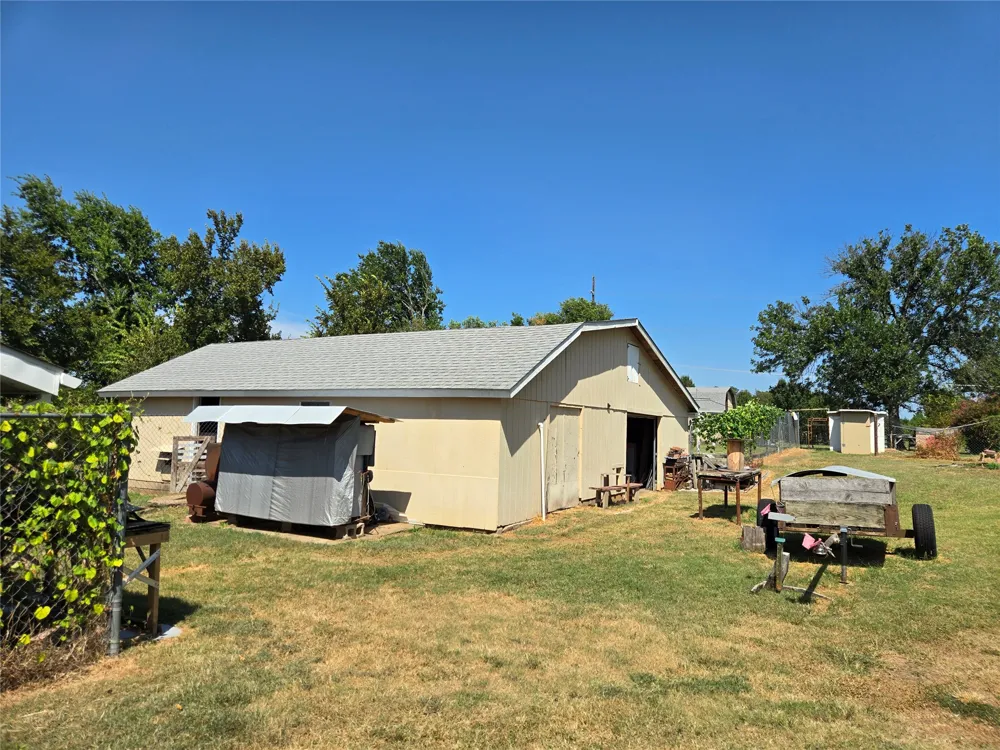 1407 S Cedar Street Bristow, OK 74010