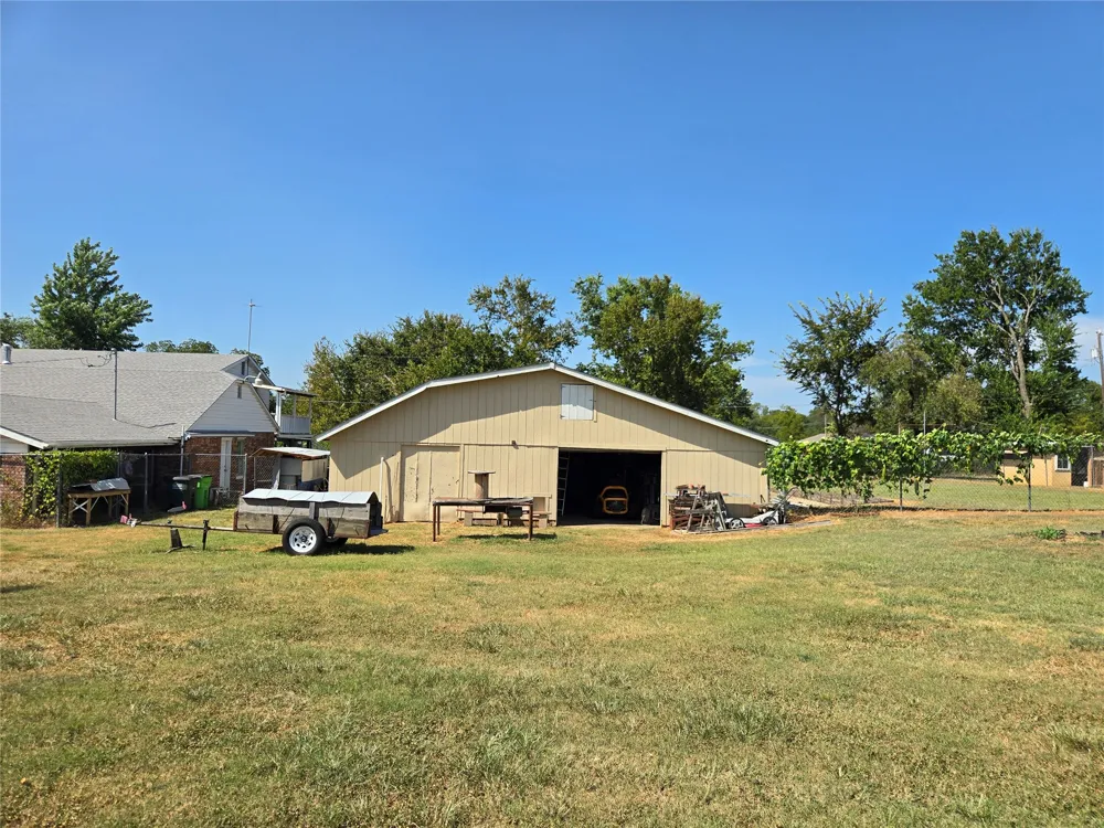 1407 S Cedar Street Bristow, OK 74010