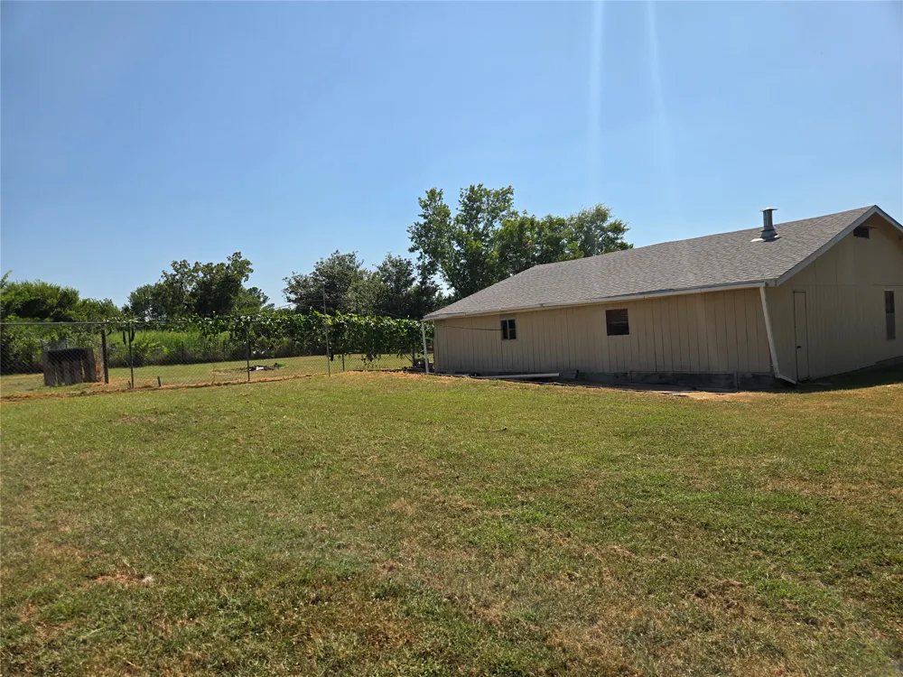 1407 S Cedar Street Bristow, OK 74010