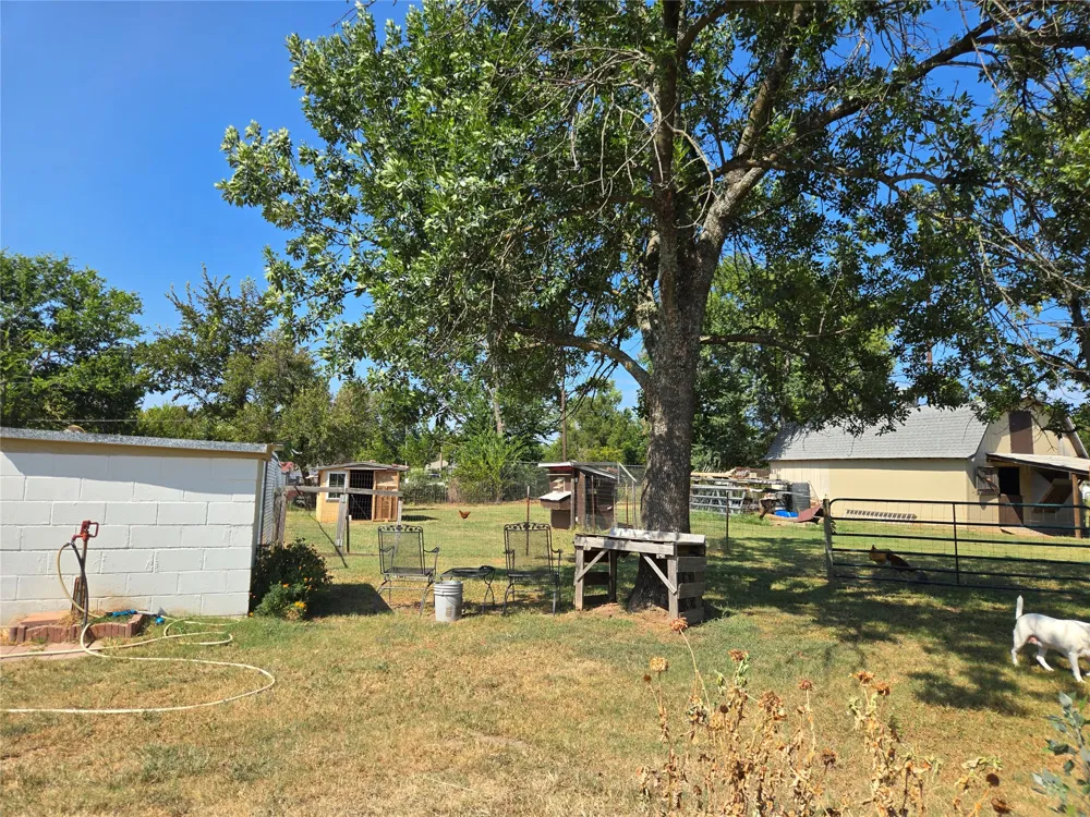 1407 S Cedar Street Bristow, OK 74010