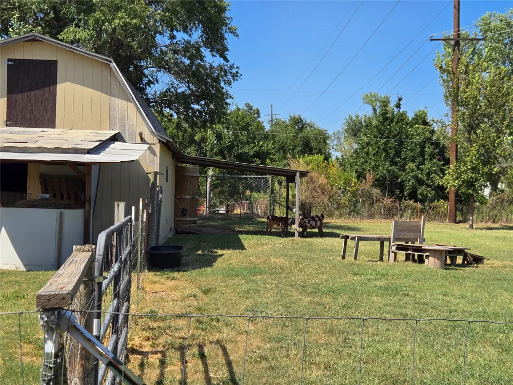 1407 S Cedar Street Bristow, OK 74010