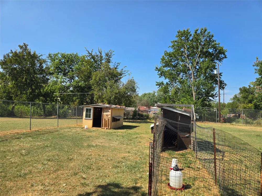 1407 S Cedar Street Bristow, OK 74010