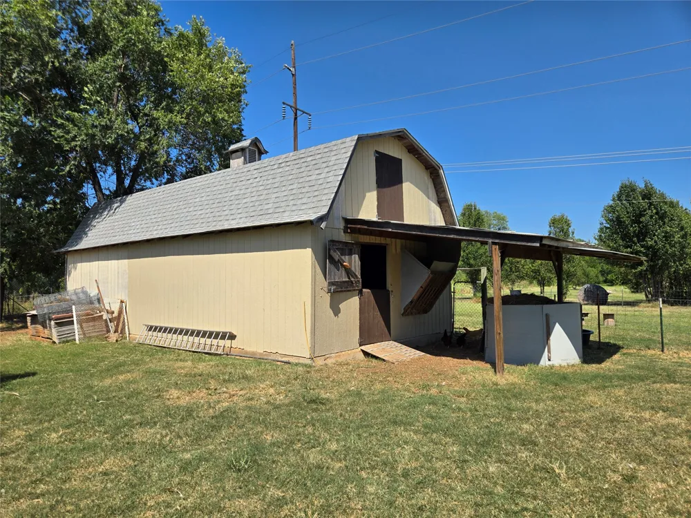 1407 S Cedar Street Bristow, OK 74010