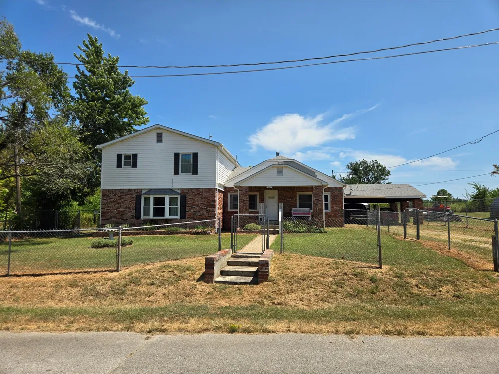 1407 S Cedar Street Bristow, OK 74010