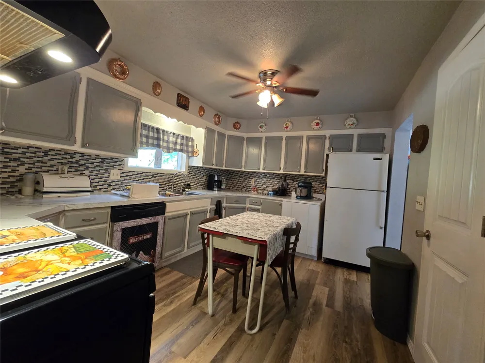 1407 S Cedar Street Bristow, OK 74010