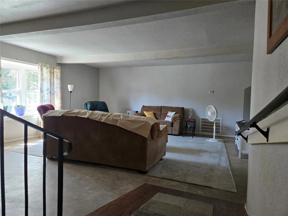 1407 S Cedar Street Bristow, OK 74010