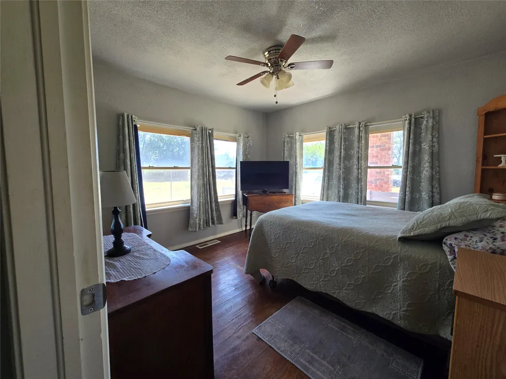 1407 S Cedar Street Bristow, OK 74010