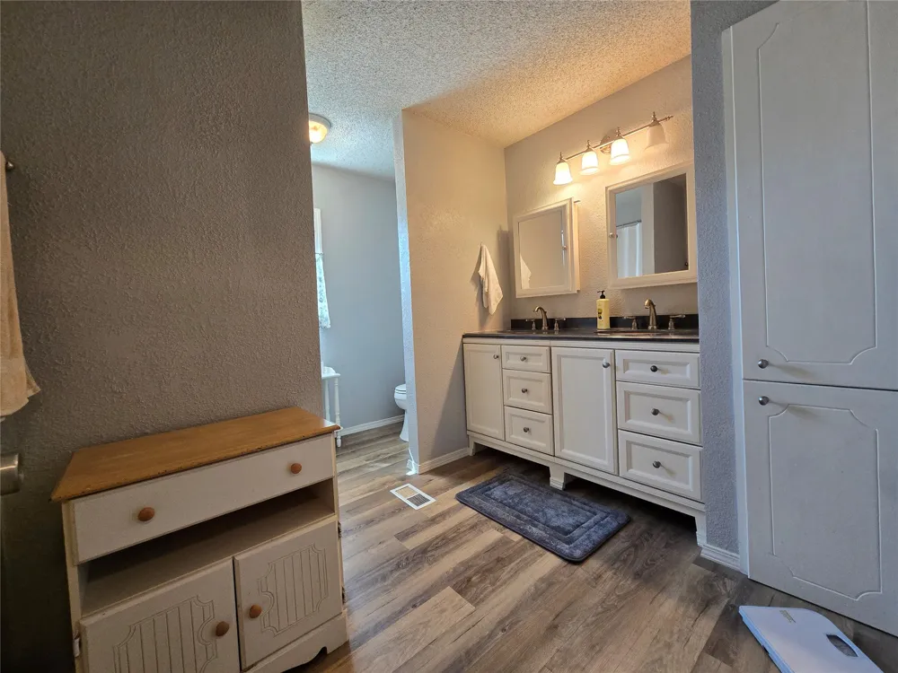 1407 S Cedar Street Bristow, OK 74010