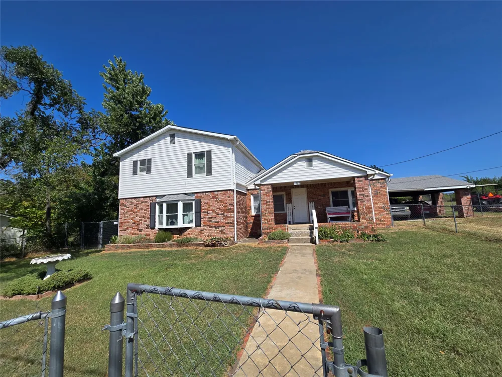 1407 S Cedar Street Bristow, OK 74010