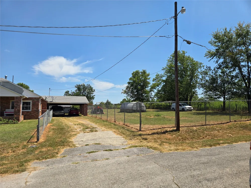 1407 S Cedar Street Bristow, OK 74010