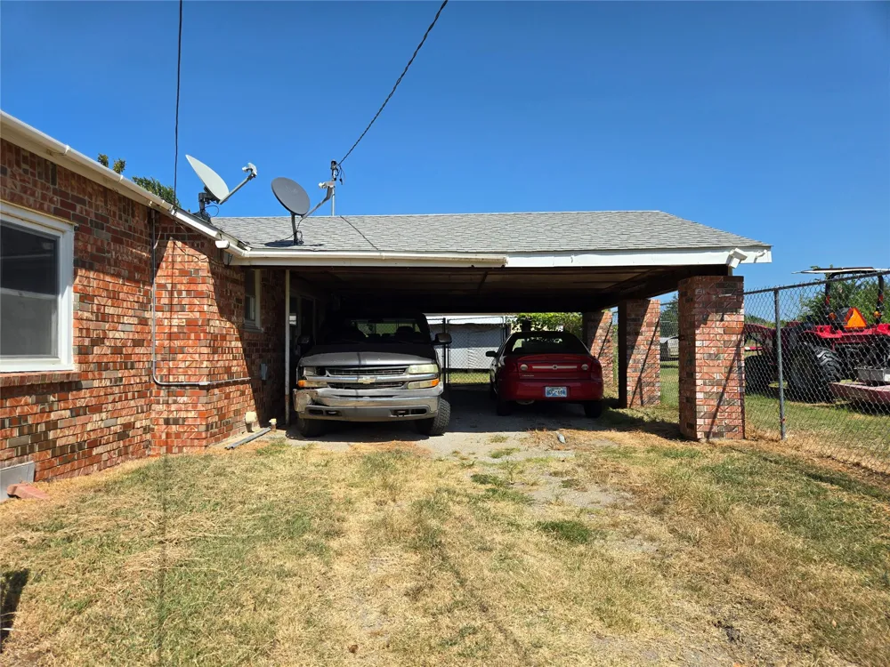 1407 S Cedar Street Bristow, OK 74010