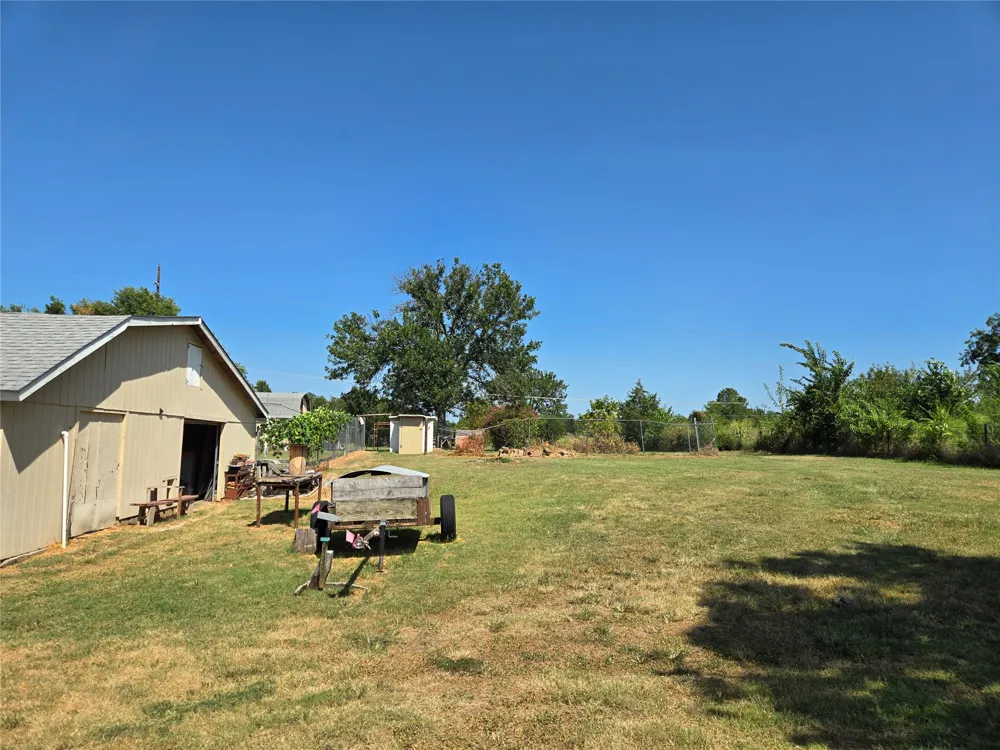 1407 S Cedar Street Bristow, OK 74010
