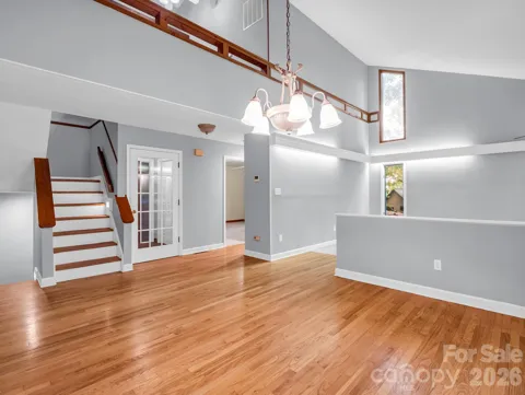 10 Chestnut Ridge Road