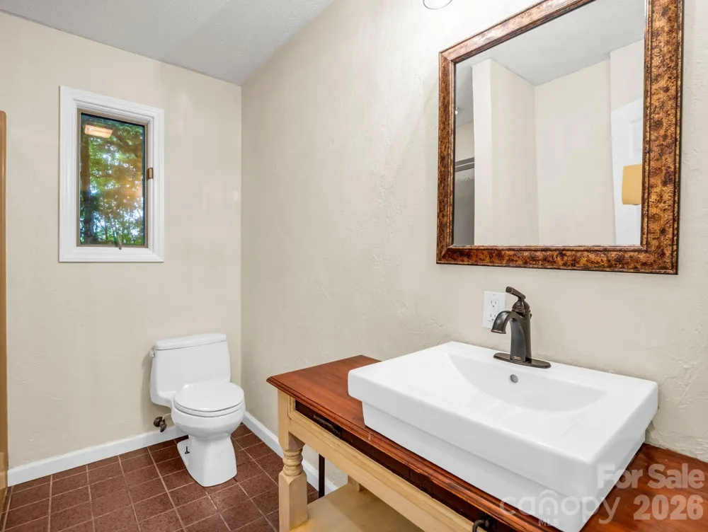 10 Chestnut Ridge Road Mills River, NC 28759