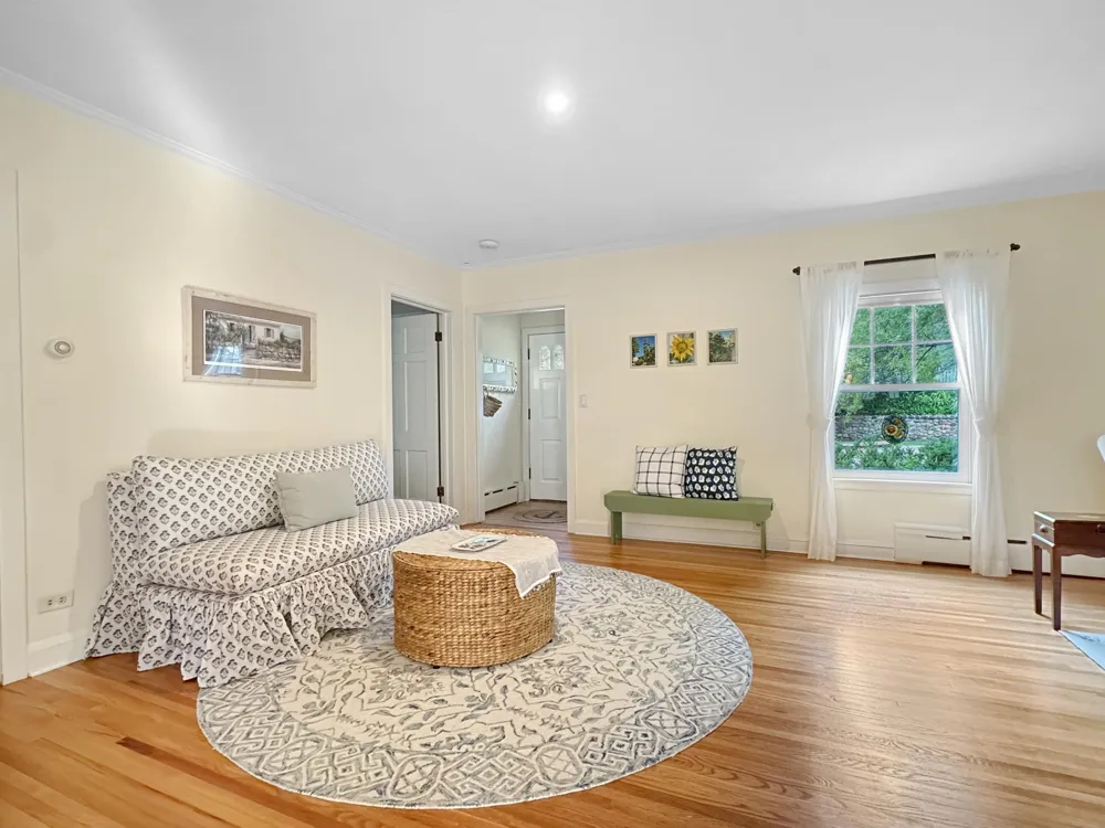 251 W Lake Street Excelsior, MN 55331