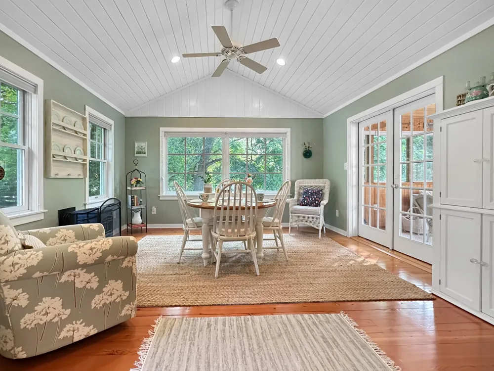 251 W Lake Street Excelsior, MN 55331