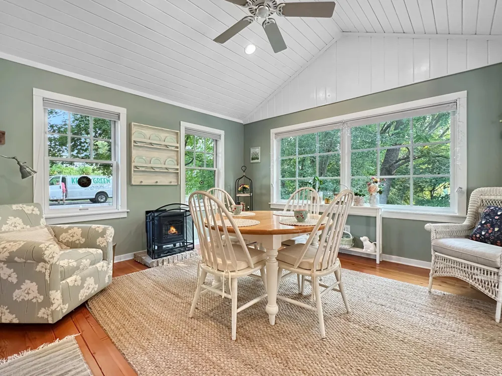 251 W Lake Street Excelsior, MN 55331