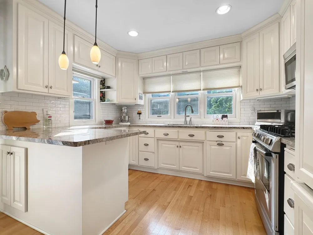 251 W Lake Street Excelsior, MN 55331