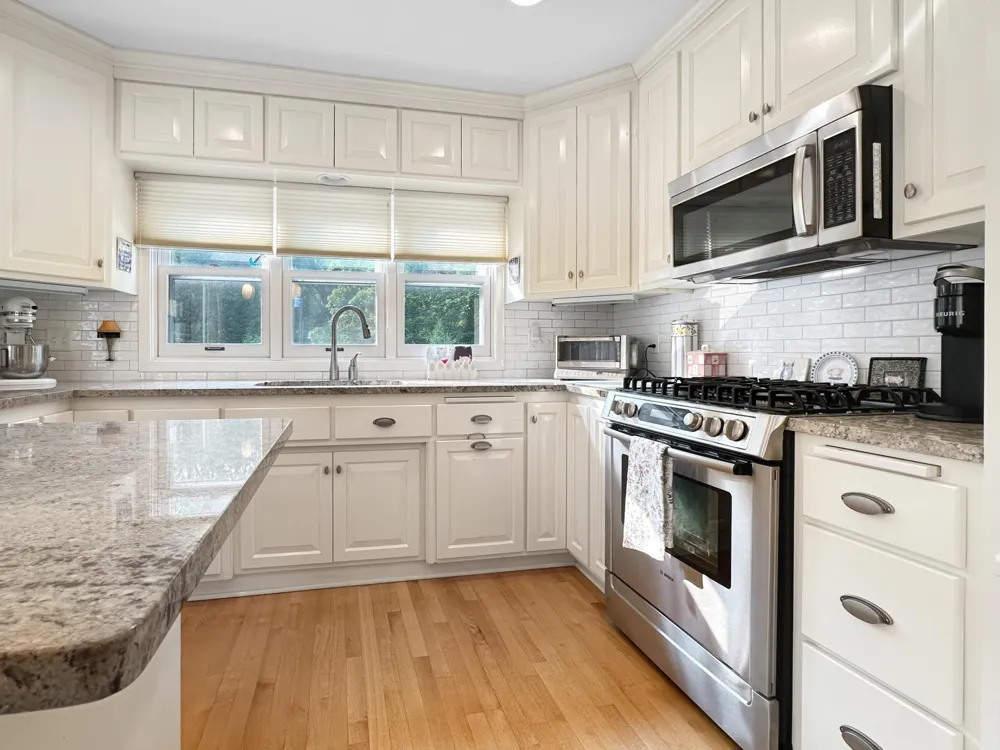 251 W Lake Street Excelsior, MN 55331