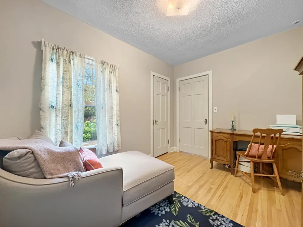 251 W Lake Street Excelsior, MN 55331