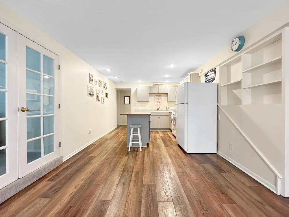 251 W Lake Street Excelsior, MN 55331