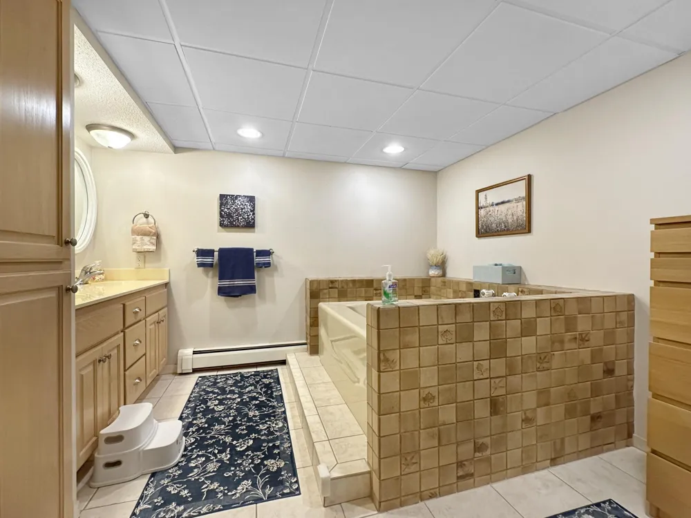 251 W Lake Street Excelsior, MN 55331