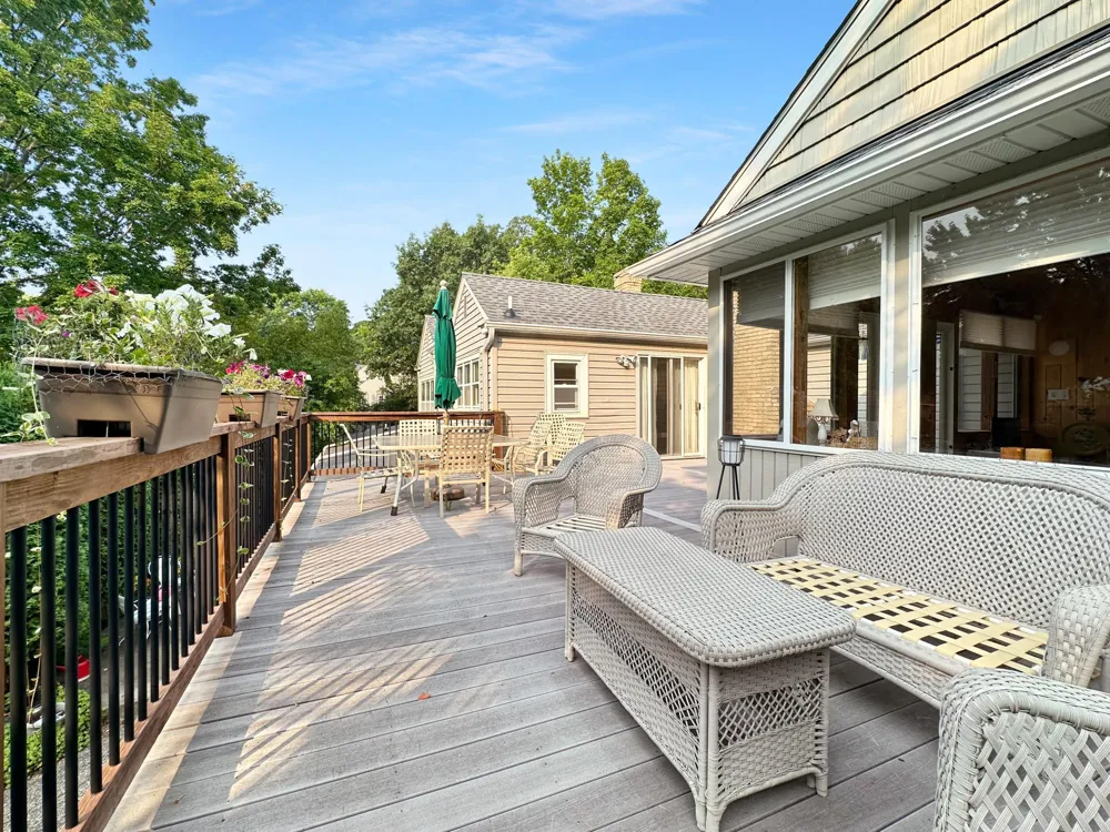 251 W Lake Street Excelsior, MN 55331