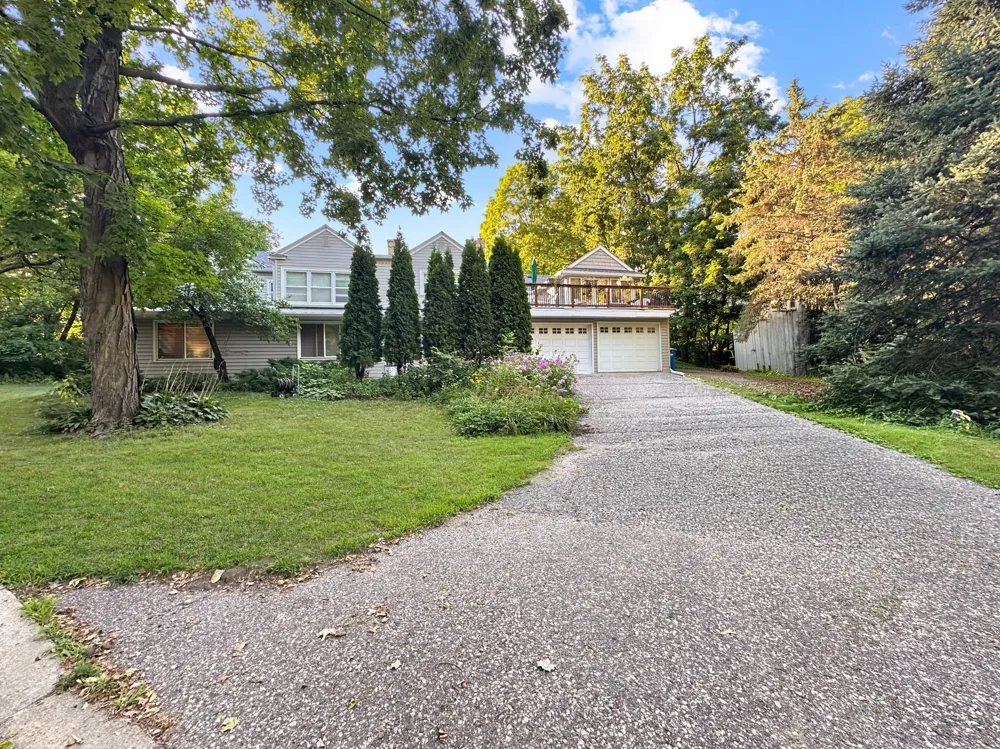 251 W Lake Street Excelsior, MN 55331