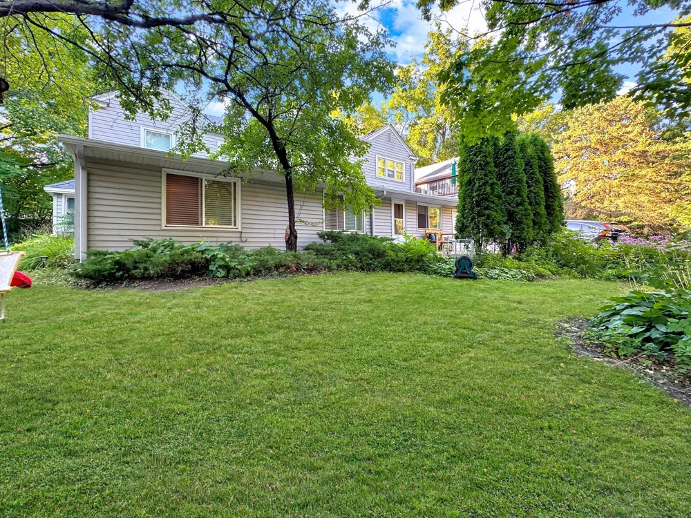 251 W Lake Street Excelsior, MN 55331